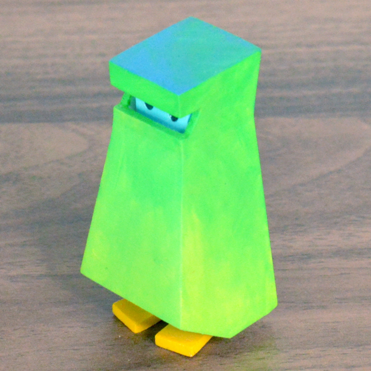 Original Rodney figure type05 hand-painted green gradation with sky blue interior
