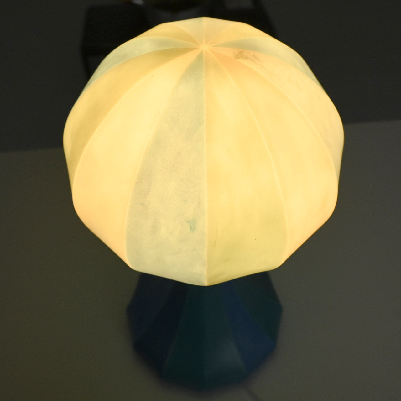 【全般拡散型】テーブルランプ 青いキノコ