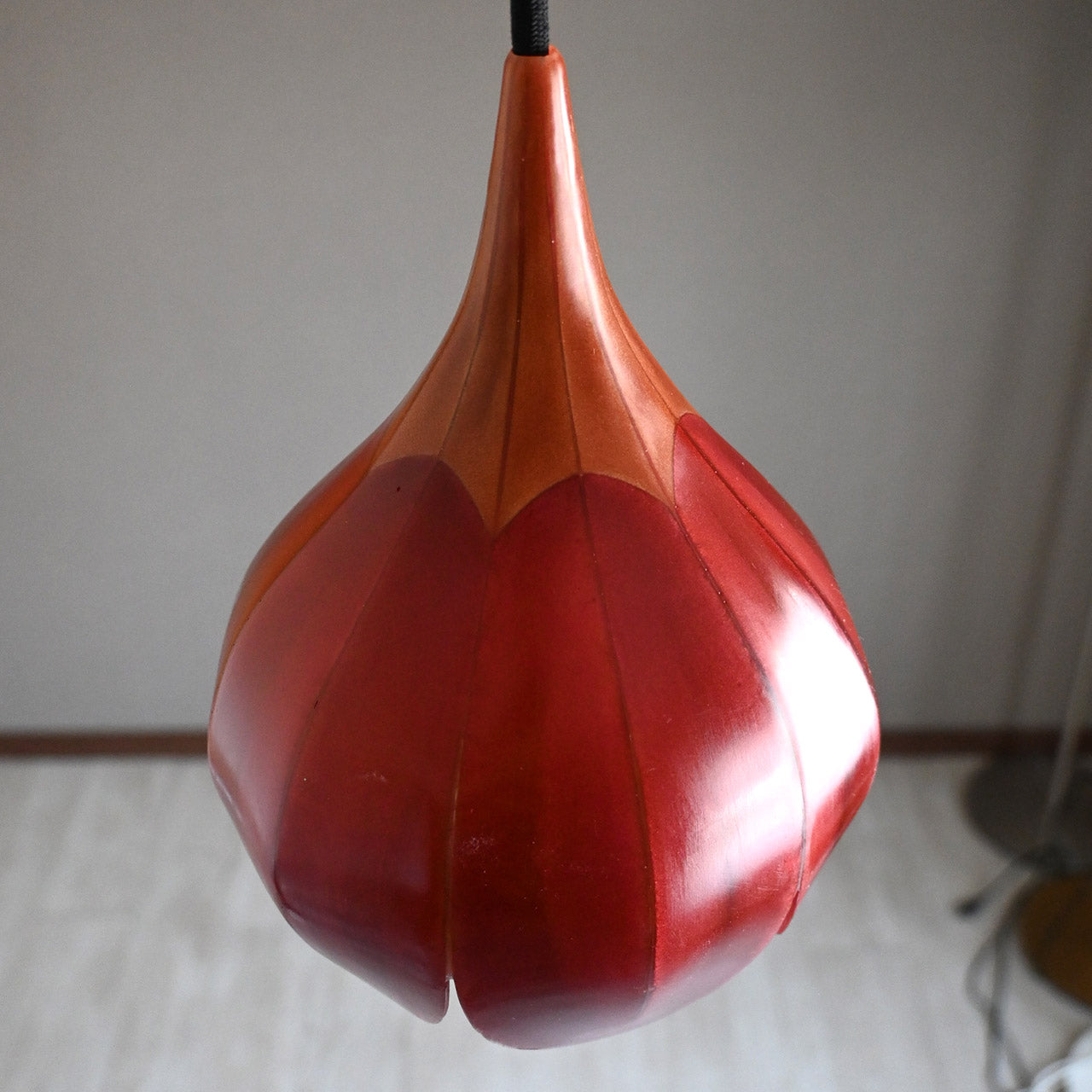 Flower-shaped pendant light, red-orange color [P01s-02]