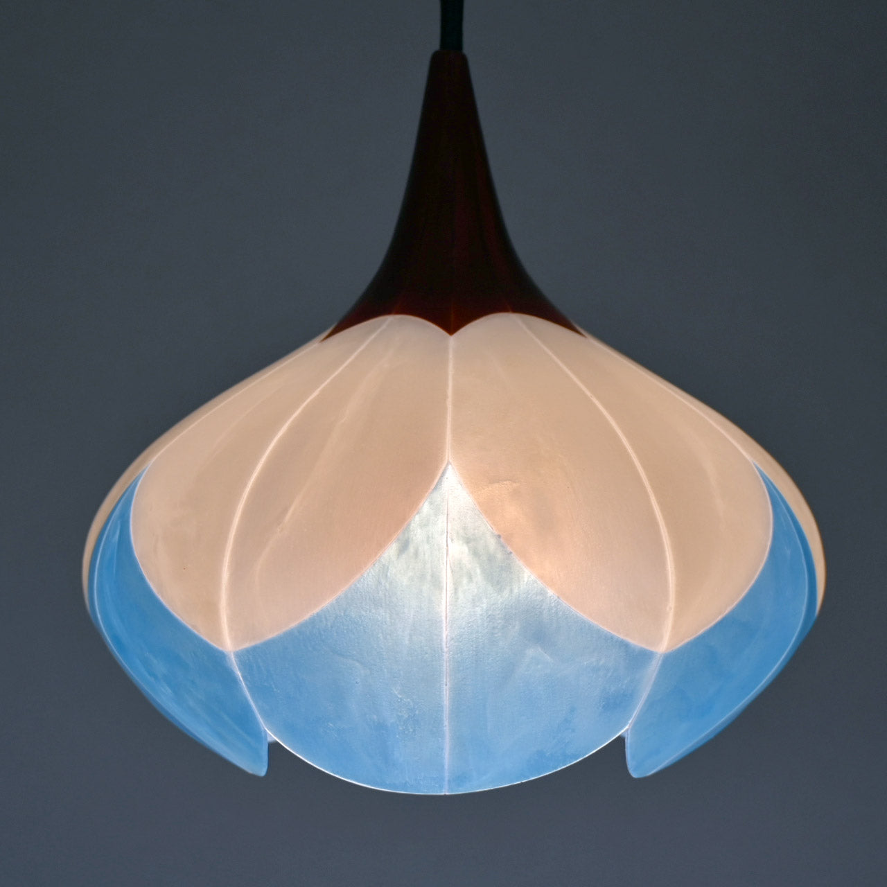 Two-tiered flower-shaped pendant light in scarlet, snow white, and sky blue [P01b-02]