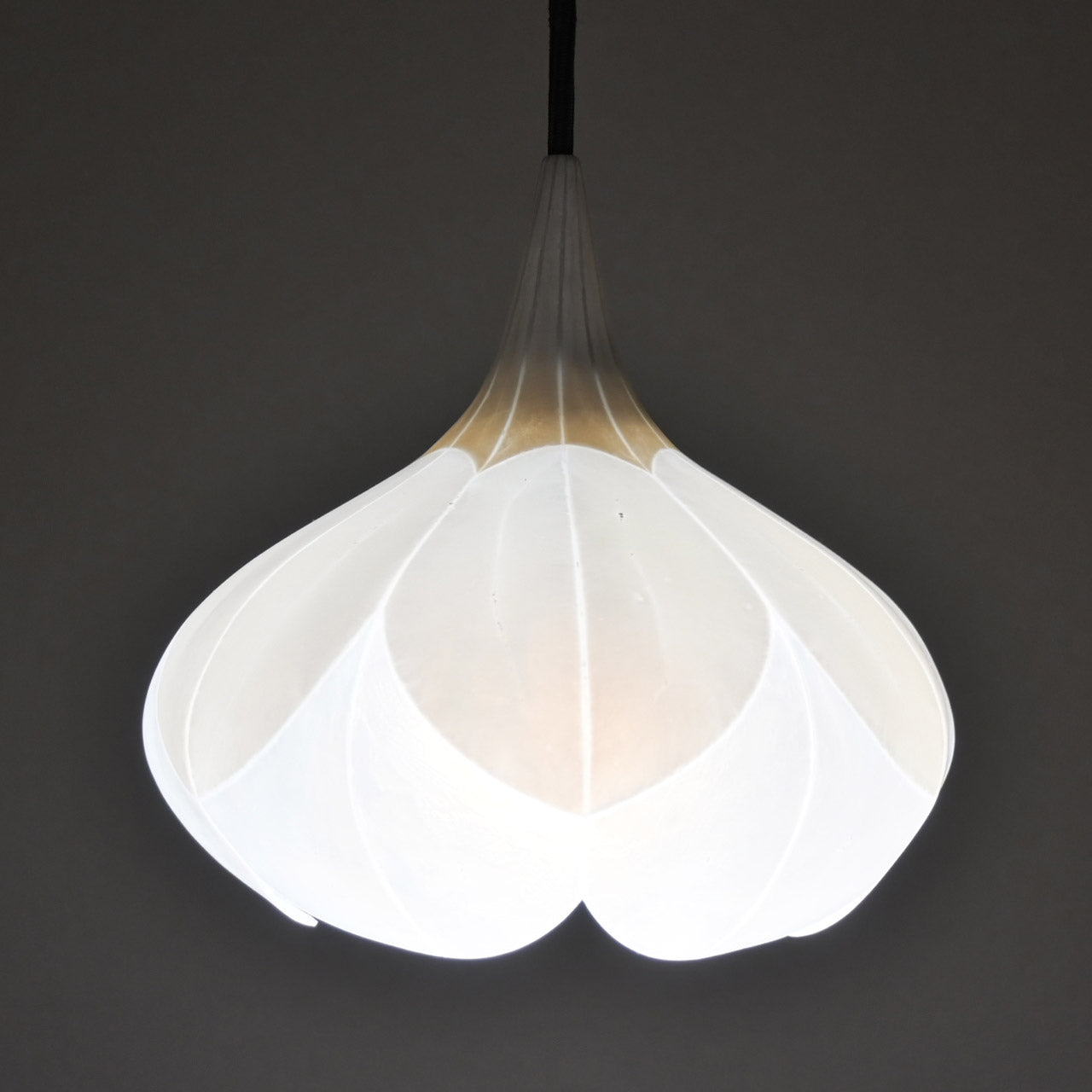 Two-tiered flower-shaped pendant light in pearl white, snow white, and clear white [P01b-04]