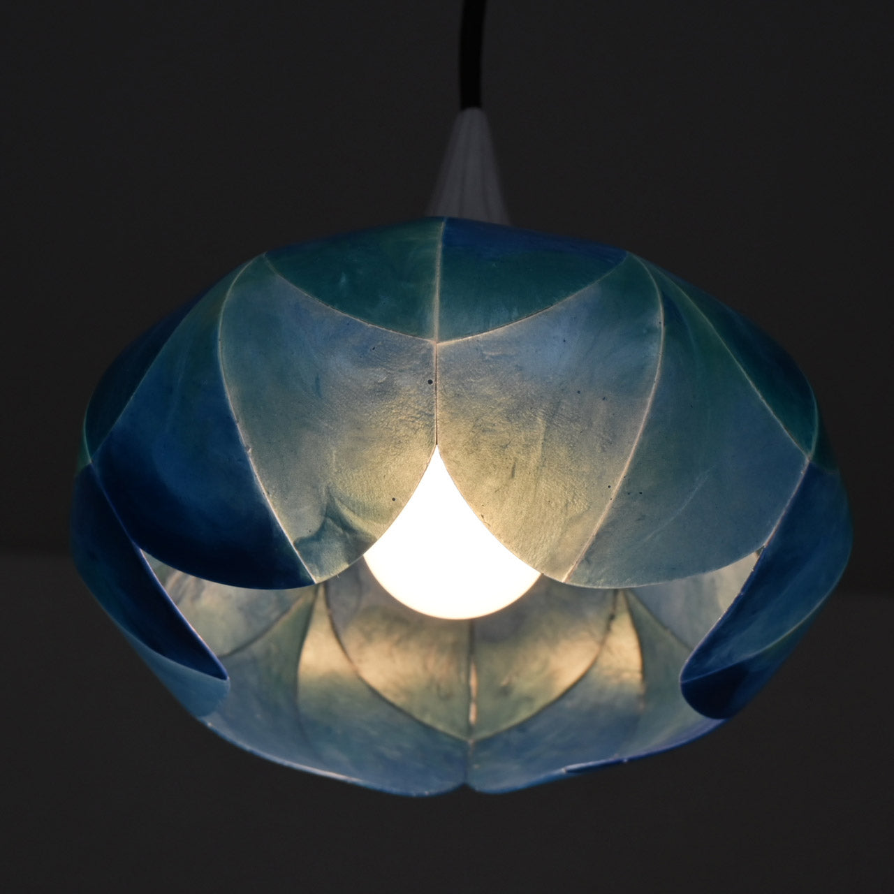 Two-tiered flower-shaped pendant light in blue and green marble colors [P01b-05]
