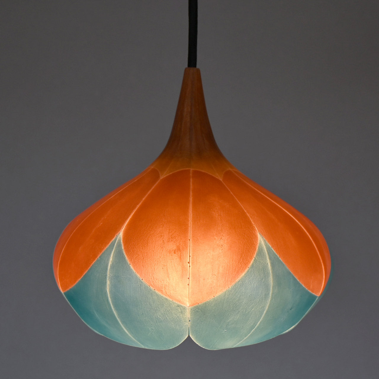 Two-tiered flower-shaped pendant light in light orange, deep orange, and light blue [P01b-01]