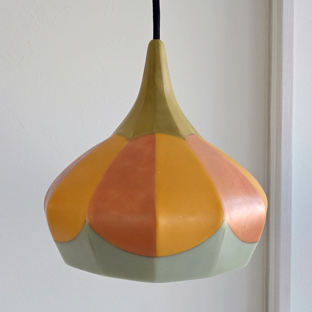 [Direct lighting] Pendant lamp Orange flower