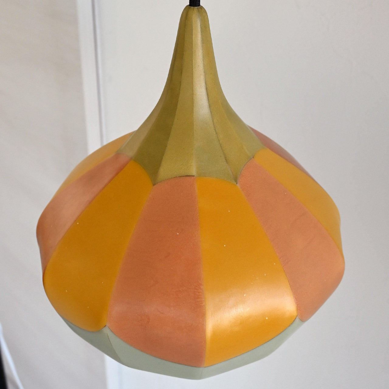 [Direct lighting] Pendant lamp Orange flower