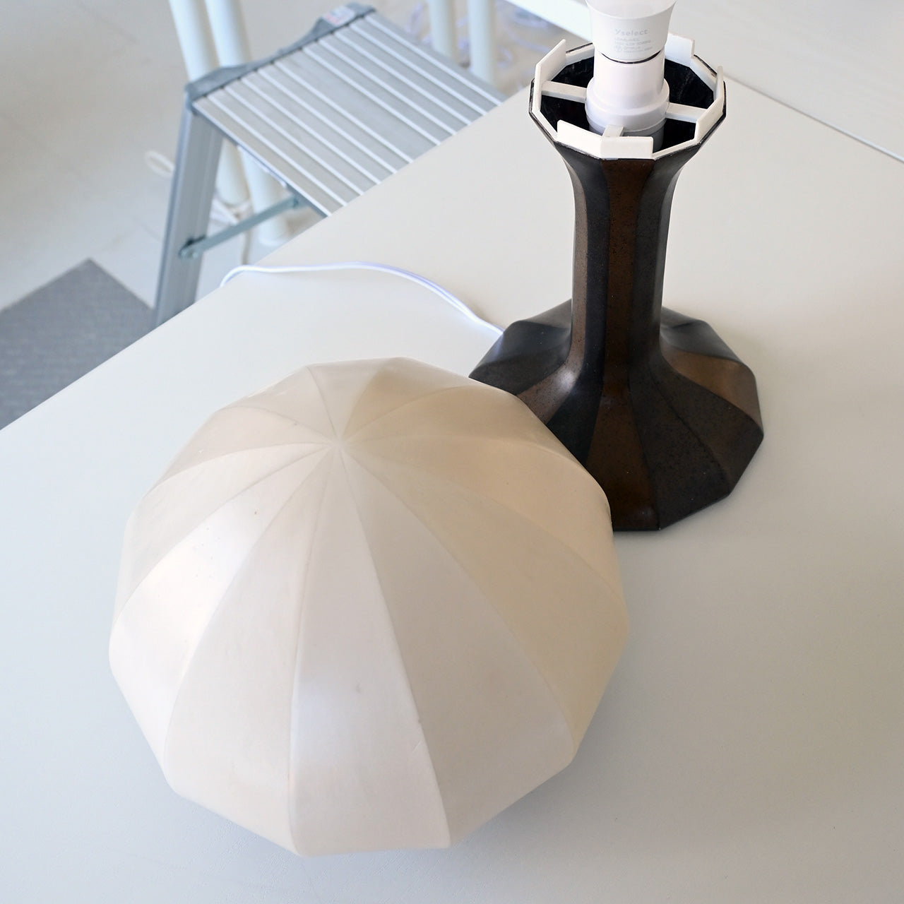 [General diffusion type] Table lamp Kinoko (mushroom)