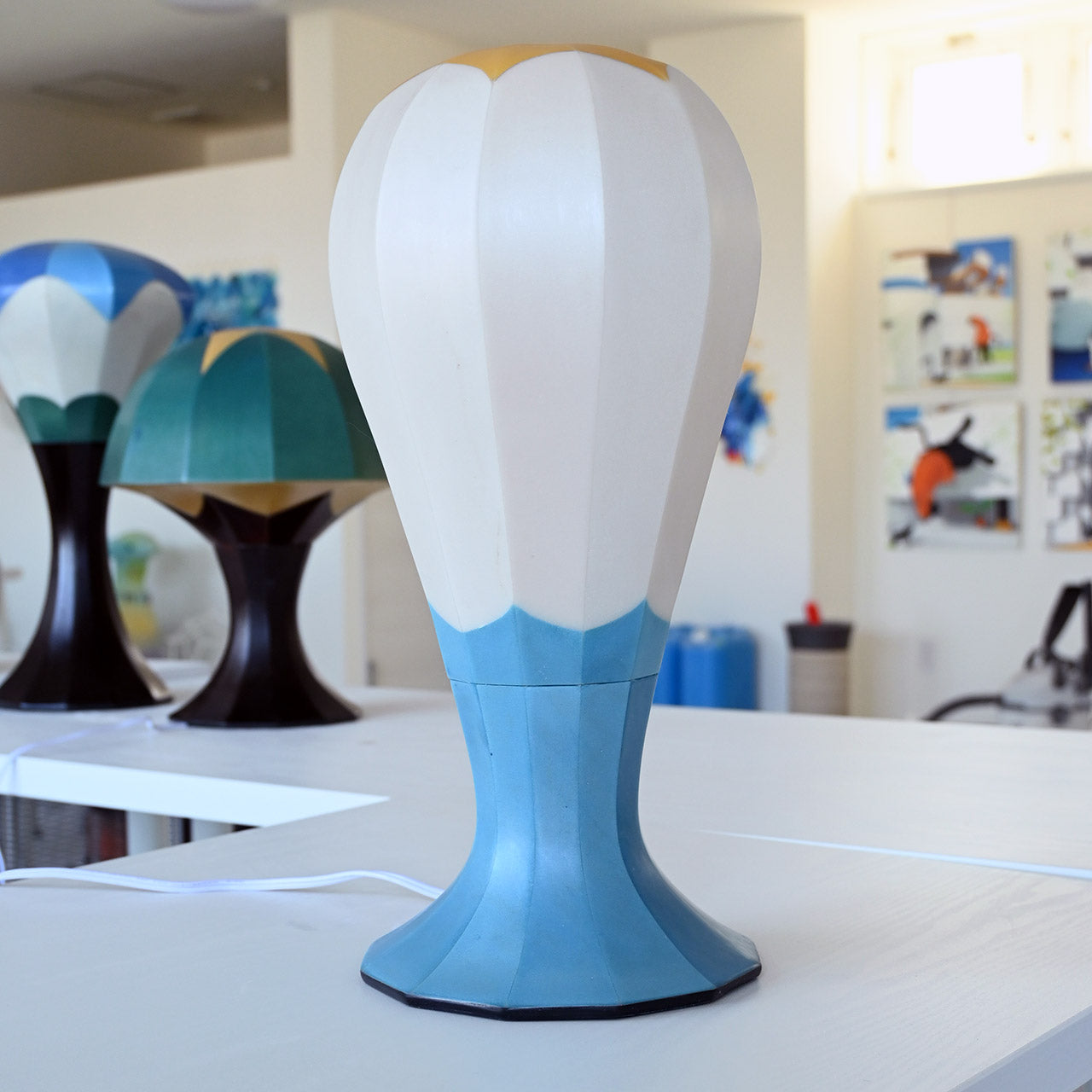 [General diffusion type] Table lamp, white bud
